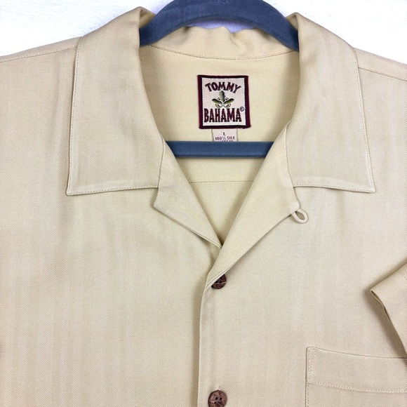 Tommy Bahama Yellow 100% Silk Textured Collared Short Sleeve Button Down Top (L) - Picture 3 of 15